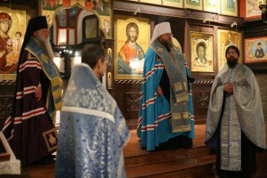 Metropolitan Jonah presides at veneration of Kursk-Root Icon in Chicago
